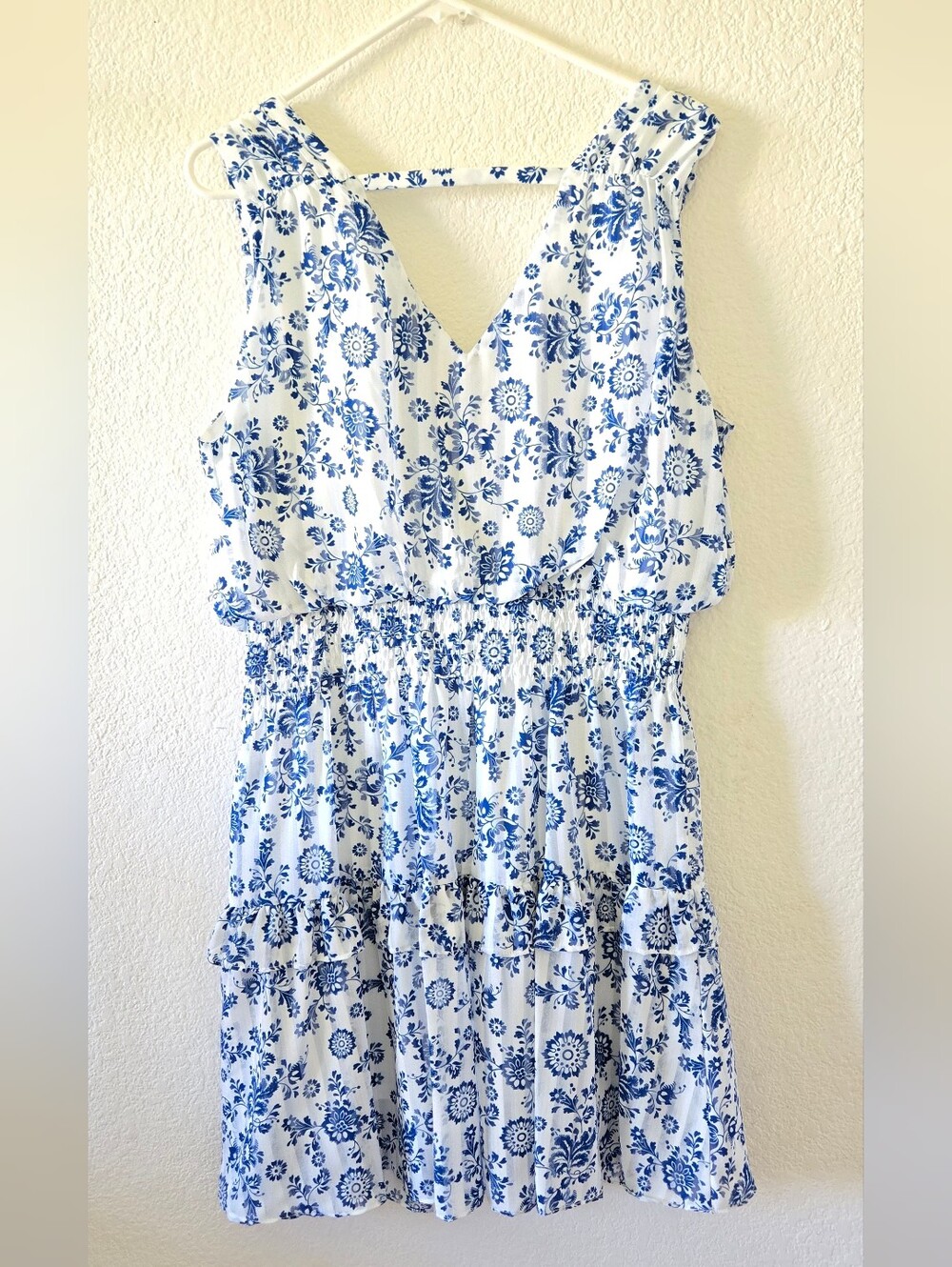 Boho Blue & White Floral Sleeveless Tiered Mini Dress - Smocked Waist